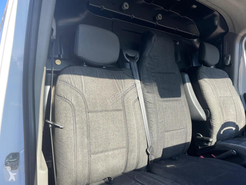 عربة نفعية Renault  MASTER 2.3 DCi 145 cv