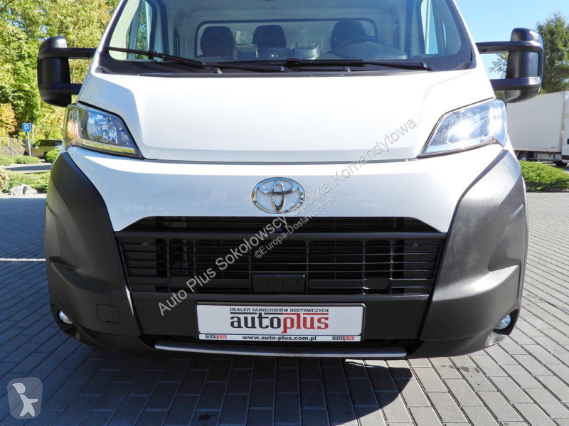 Samochód dostawczy Toyota MAX