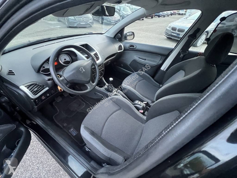 Autoutilitară Peugeot 1.1 i 60ch 4cv 5Portes...