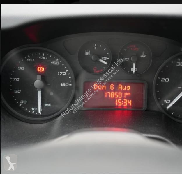 Autoutilitară Iveco  35c12 BASCULANTE COM CAIXA...