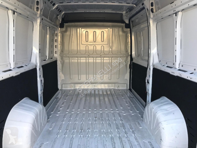 Véhicule utilitaire Fiat Ducato 33 MH2 2.2 mjt3...