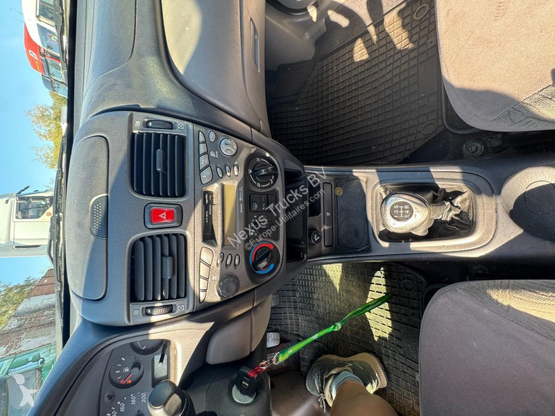 Véhicule utilitaire Nissan 1.5 (AIRCONDITIONING)