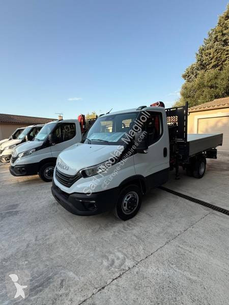 Véhicule utilitaire Iveco 35C16