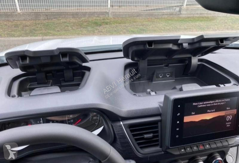 Véhicule utilitaire Renault L2H1 3T BLUE DCI...