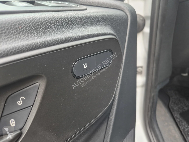 Véhicule utilitaire Mercedes 316 CDI/ L2H1/Aut/...
