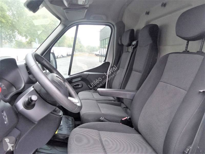 Véhicule utilitaire Renault F3500 L2H2 2.3 DCI...