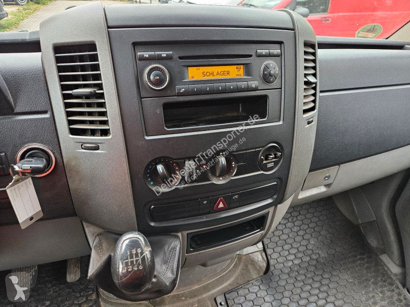 Véhicule utilitaire Mercedes 311 CDI KOFFER TÜV...