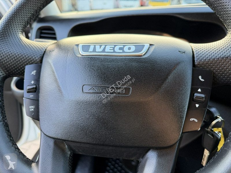 Véhicule utilitaire Iveco 70C18 V H