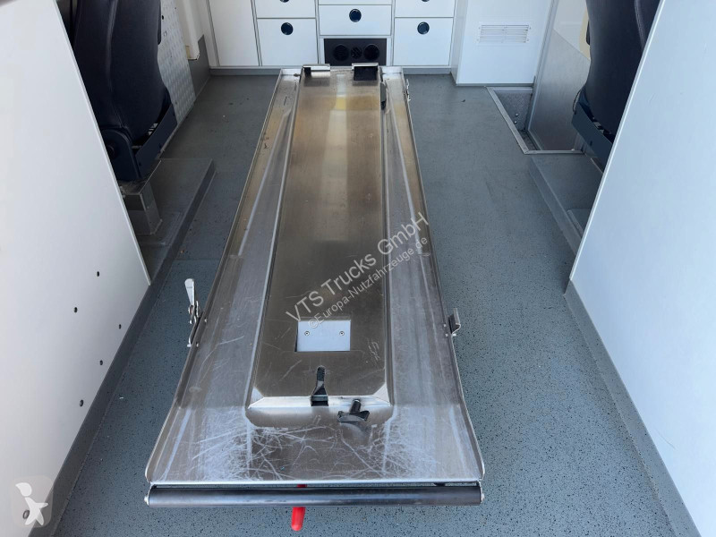 Véhicule utilitaire Mercedes 519 Cdi Hospi...