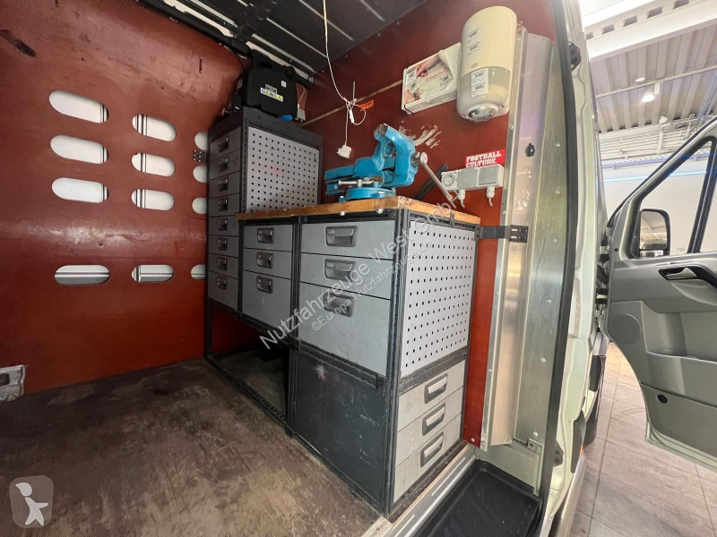 Véhicule utilitaire Mercedes 313...