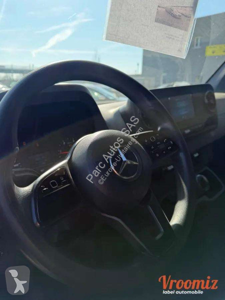 Mercedes  van