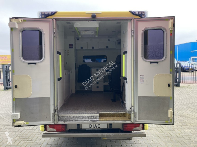 Véhicule utilitaire Mercedes Container 319 CDI...