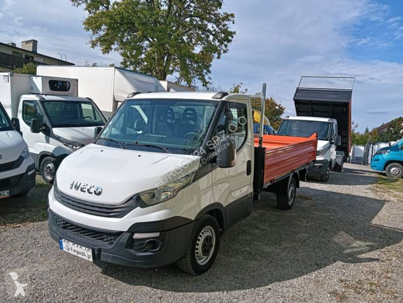 Véhicule utilitaire Iveco 33S12