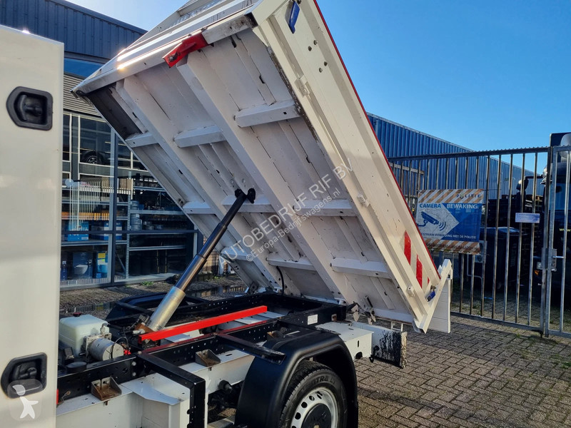 Véhicule utilitaire Renault 2.3 dci 146 pk...