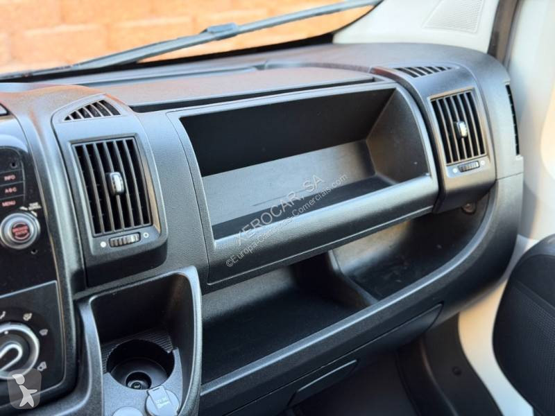 Véhicule utilitaire Peugeot