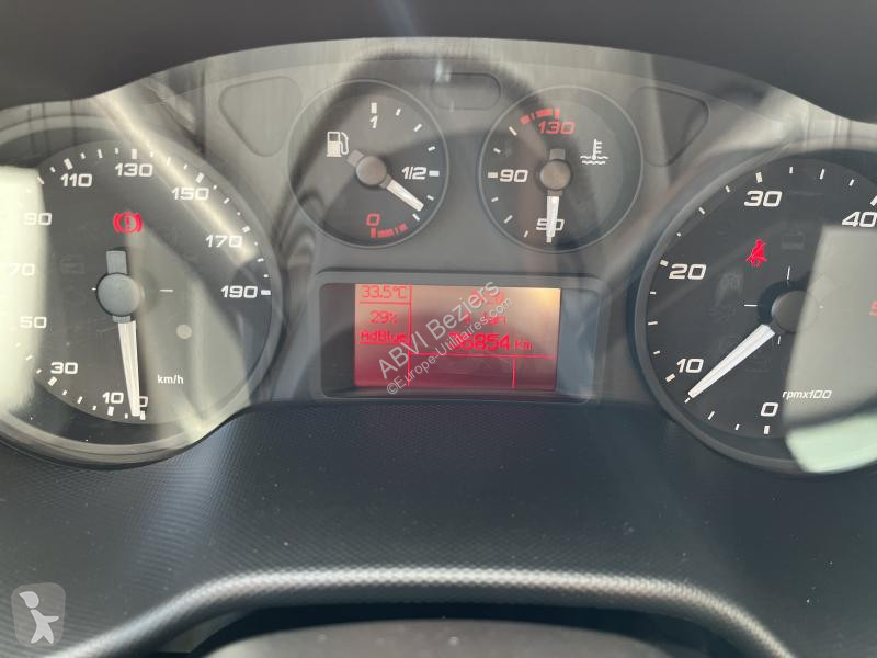 Iveco 35C16H CAISSE LABBE HAYON AUVENT...