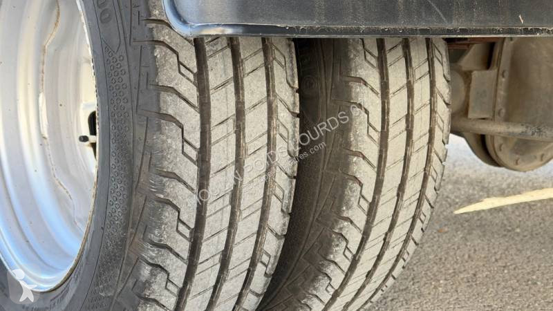 Véhicule utilitaire Iveco 35C16