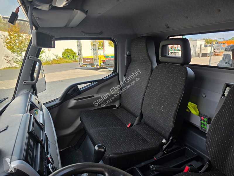 Véhicule utilitaire Mitsubishi Fuso 7C18 4x2...