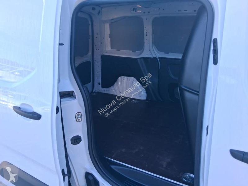 Véhicule utilitaire Fiat III