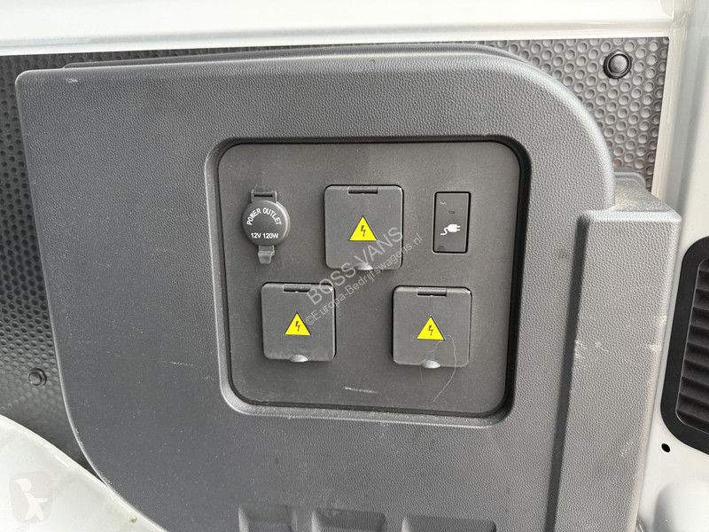 Véhicule utilitaire Maxus e 9 77kWh 204PK e 9