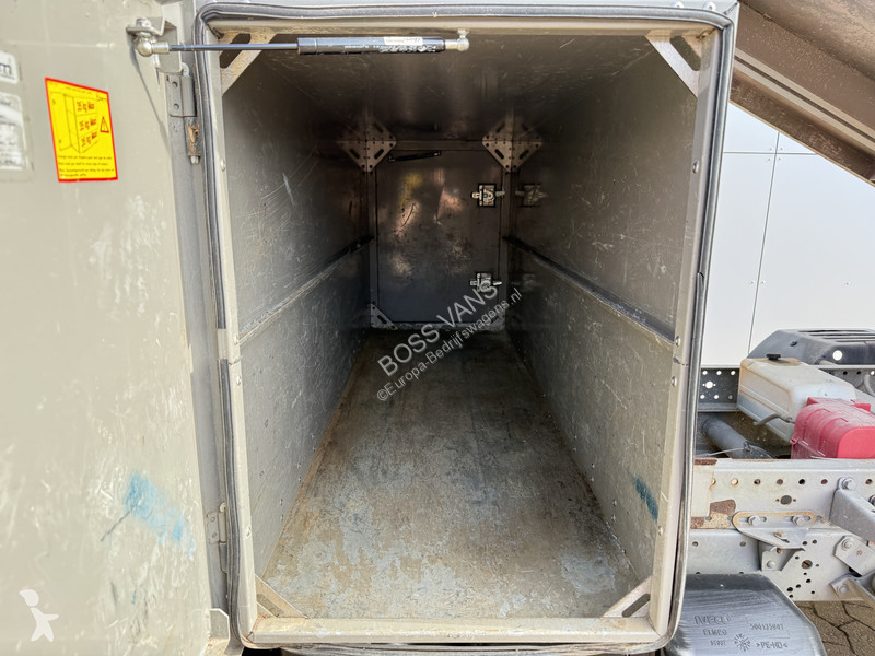 Véhicule utilitaire Iveco 35C12 2.3