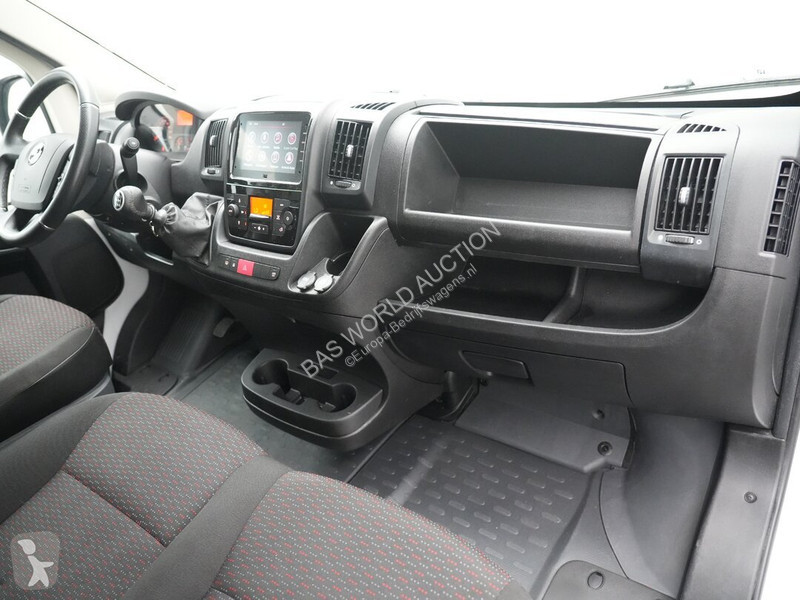 Véhicule utilitaire Opel 140PK