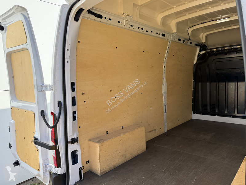 Véhicule utilitaire Renault 2.3DCi 135PK