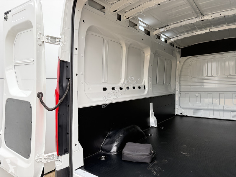 Véhicule utilitaire Maxus e 9 72kWh 204PK e 9