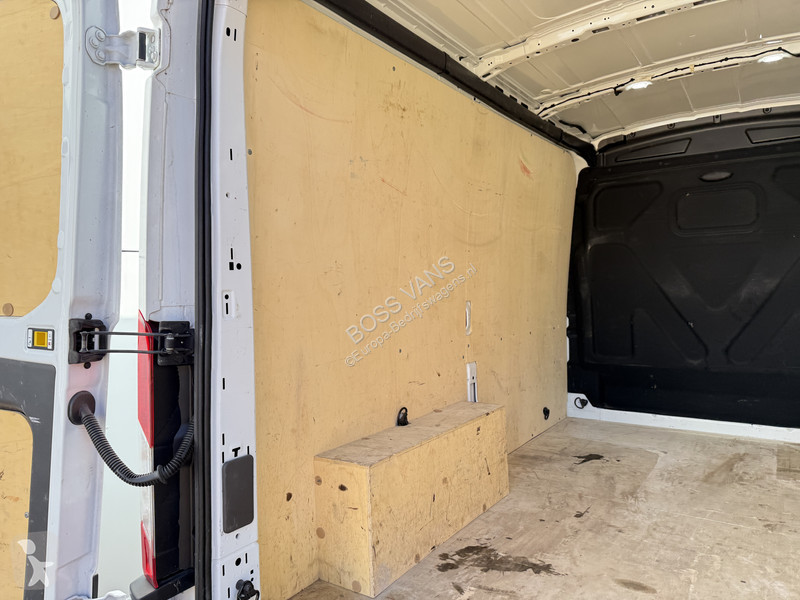 Véhicule utilitaire Ford 2.0 TDCI 130PK