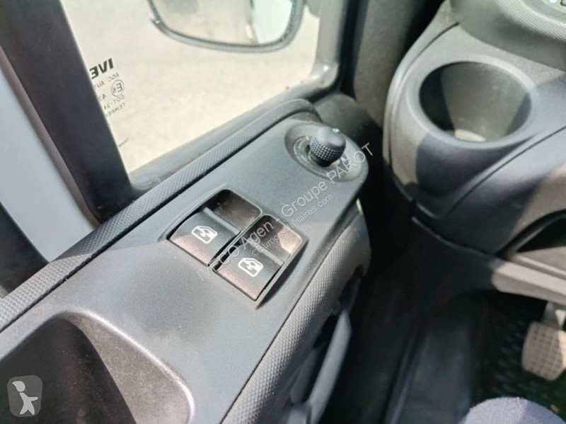 Véhicule utilitaire Iveco 35C16H empattement...