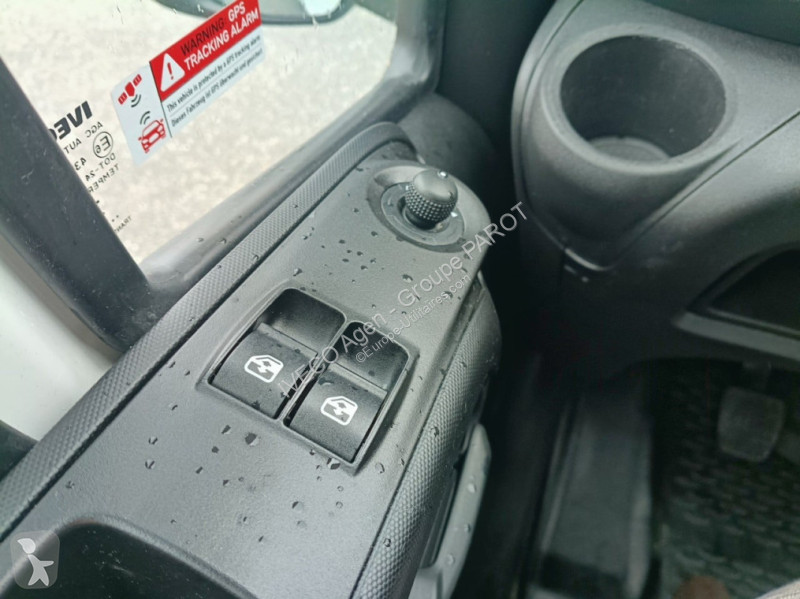 Véhicule utilitaire Iveco 35S16 V16