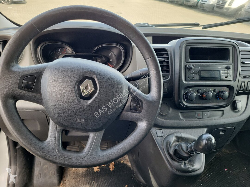 Véhicule utilitaire Renault 95pk
