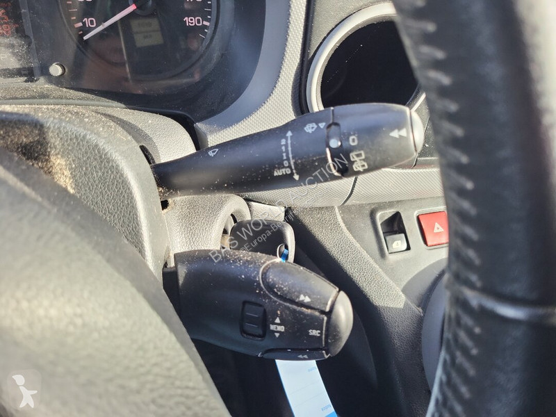 Véhicule utilitaire Peugeot 99pk