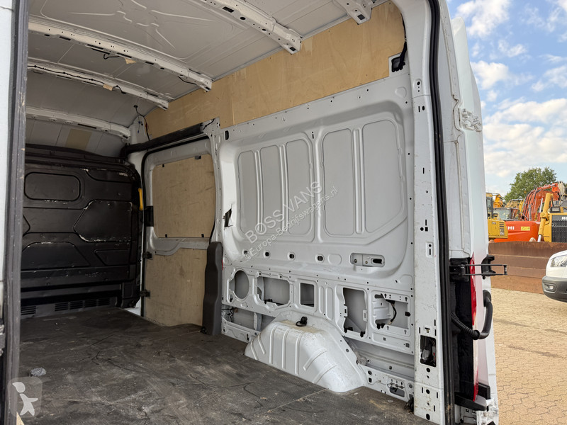 Véhicule utilitaire Ford e 68kWh 184PK E-