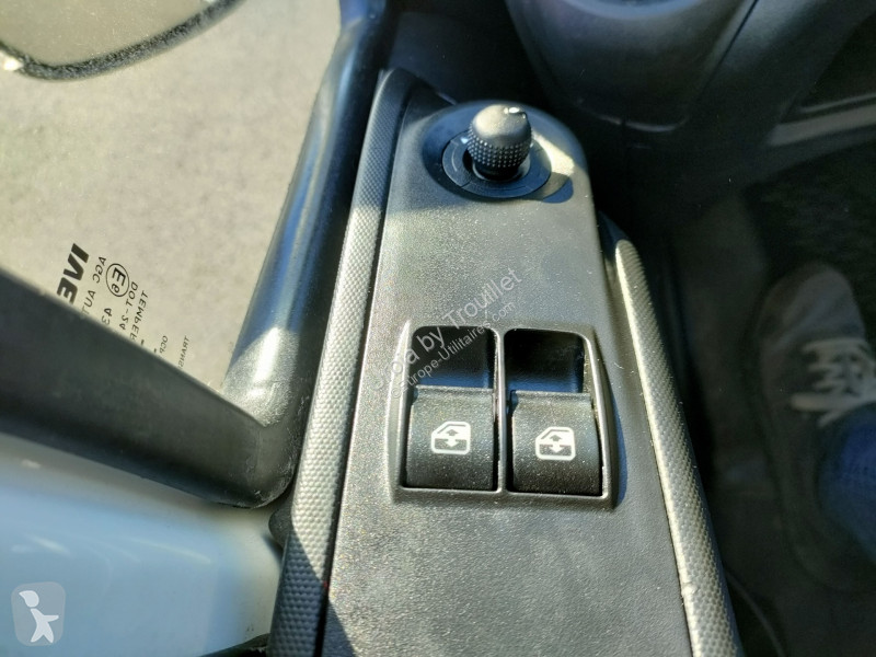 Véhicule utilitaire Iveco FRIGO 14M3 160 CV RJ...