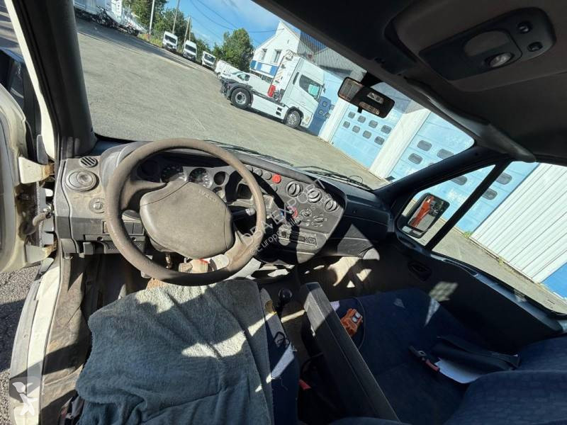 Iveco 35C13 van