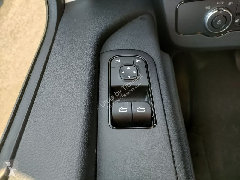 Mercedes 20M3 FOURGON HAYON 3.5 T van