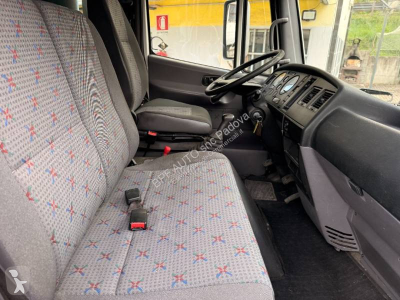 Nissan 120.35 van