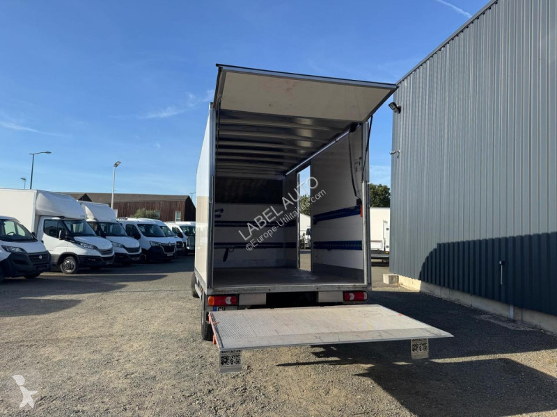 Fiat DUCATO CAISSE 20M3 + HAYON 3T5 MAXI 2.2...
