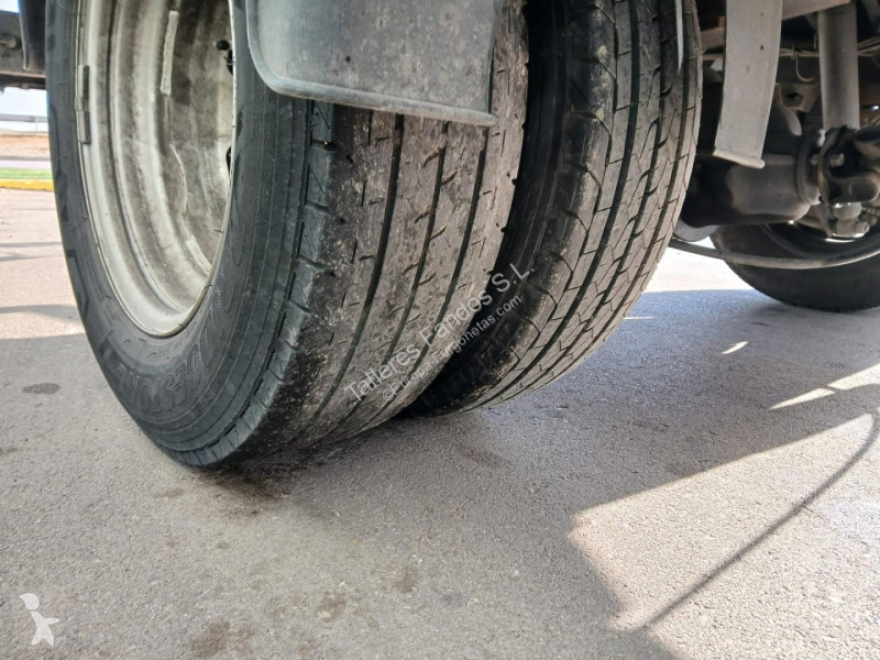 Furgoneta Iveco 35C16 3.0 20m3 con puertas...