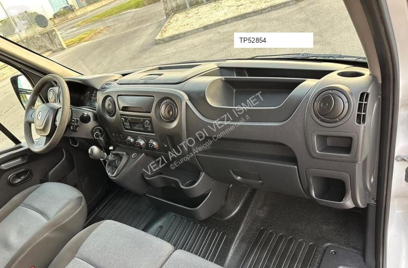 Renault master van