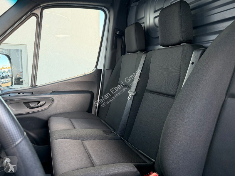 Furgoneta Mercedes 317 CDI Werkstatt-Regal...