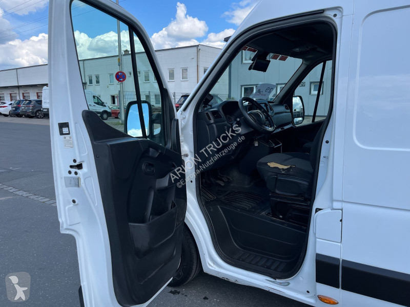 عربة نفعية Renault L2H2...