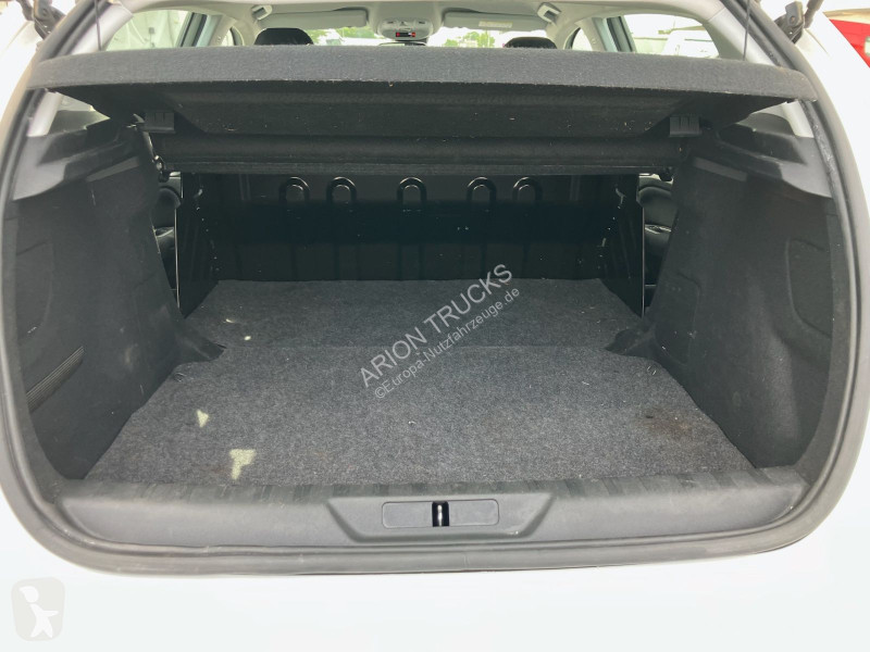 عربة نفعية Peugeot BlueHDi 100...
