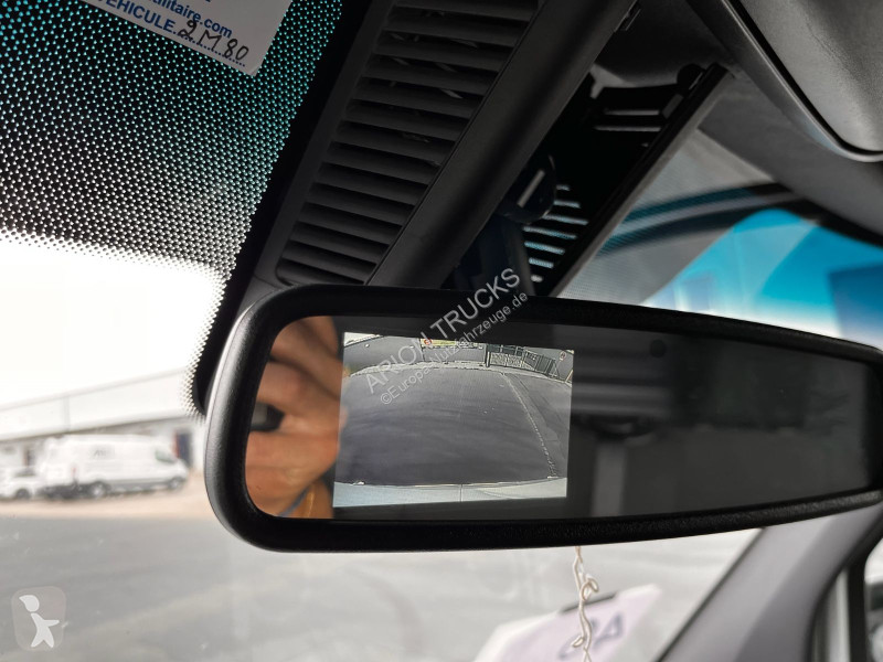 عربة نفعية Mercedes e L2H2...