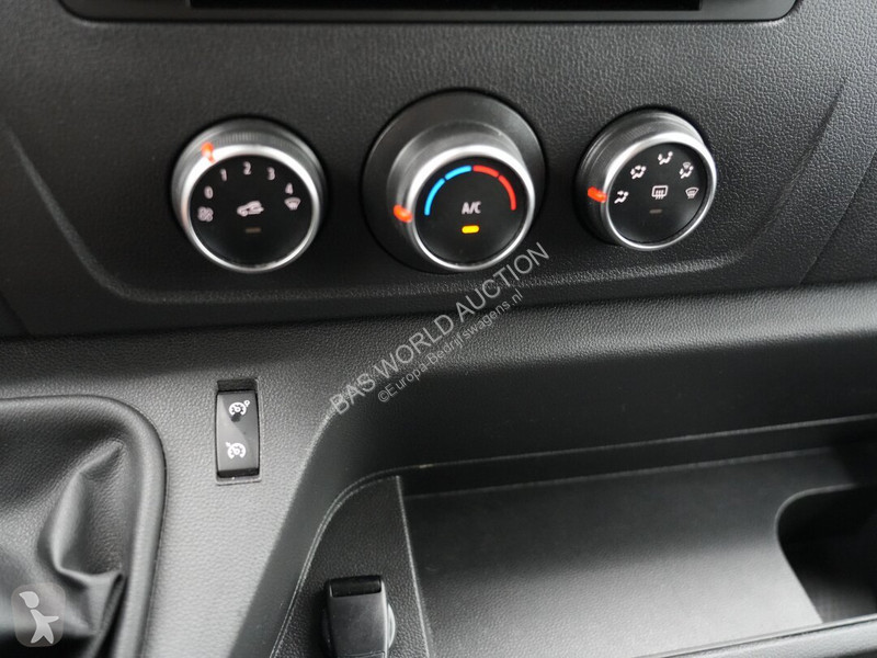 Furgoneta Renault 135PK
