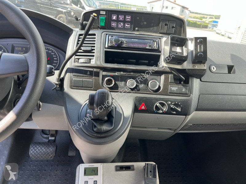 Véhicule utilitaire Volkswagen T5 2.0 TDI 4x2...