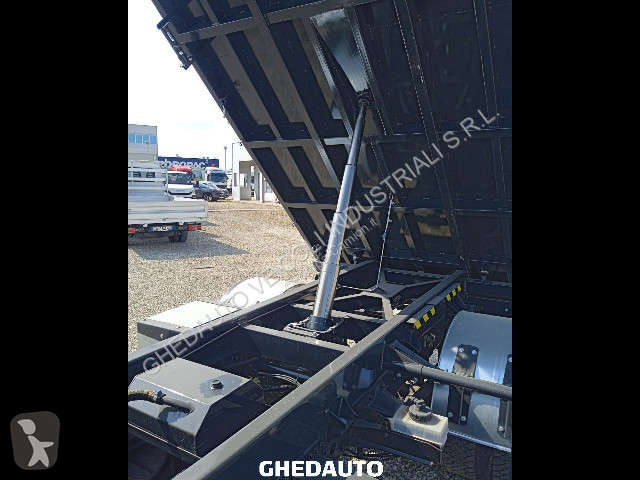 Véhicule utilitaire Iveco Eurocargo ML75E18 -...