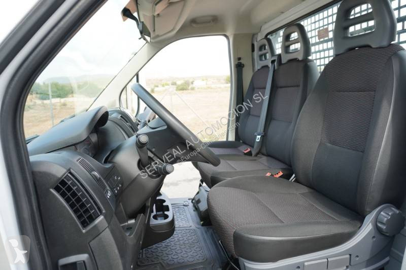 Véhicule utilitaire Peugeot