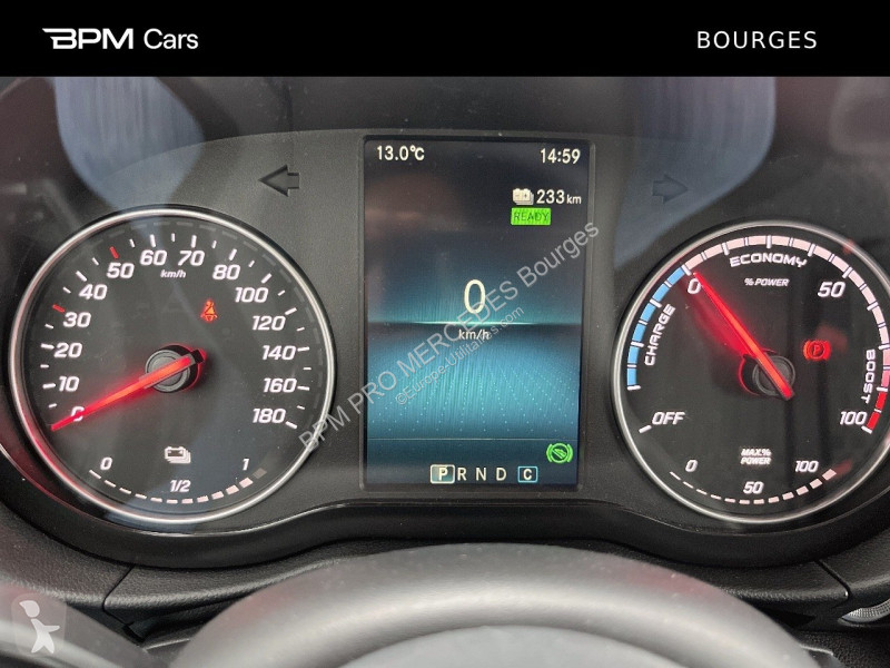 Véhicule utilitaire Mercedes e Long Pro